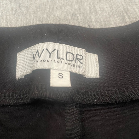 WYLDR MINI SKIRT - Picture 3 of 3